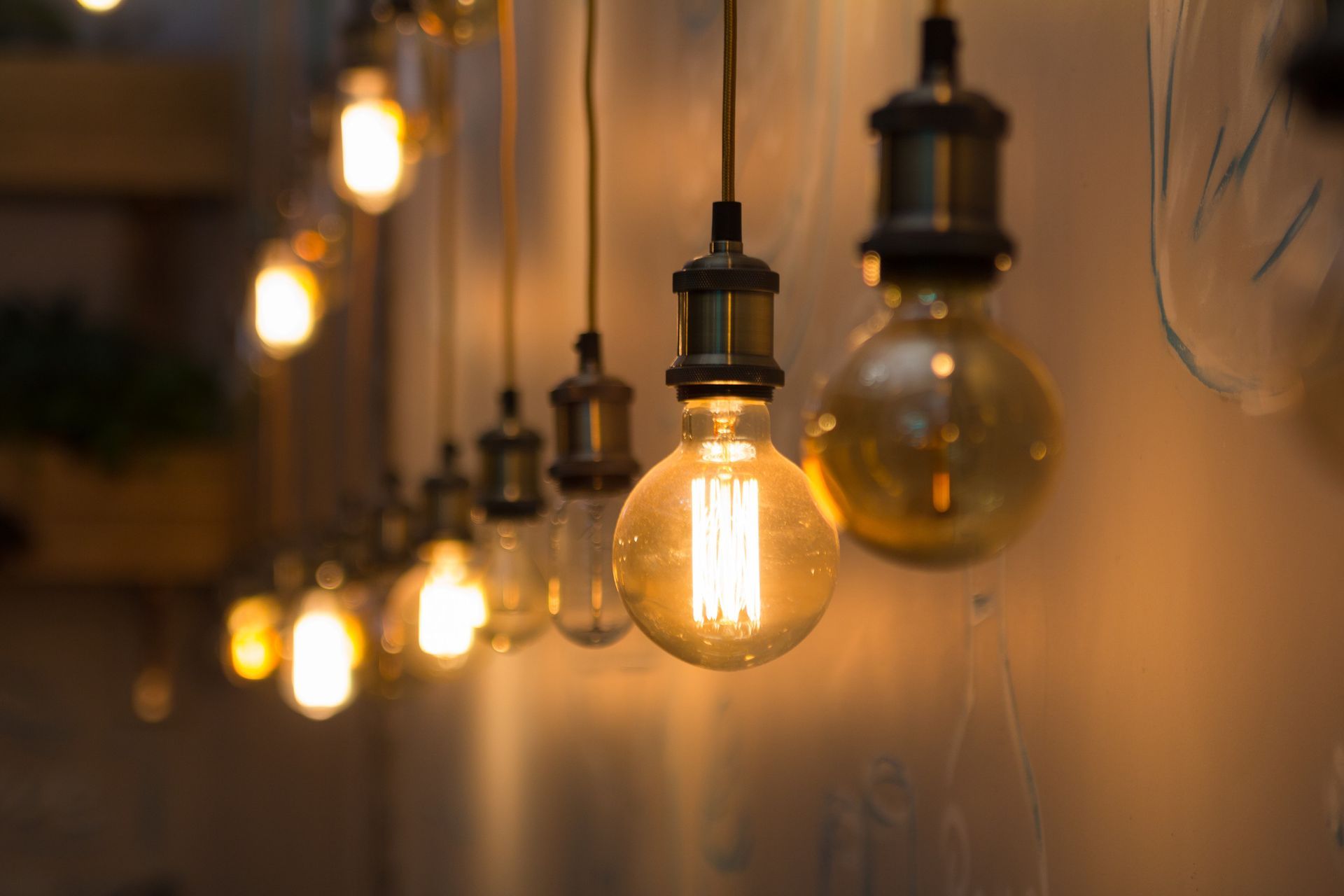 How to Pick the Right Light Bulb for Recessed Lighting