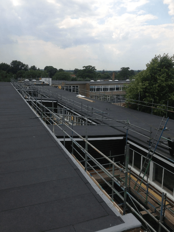 Flat roof and scaffolding