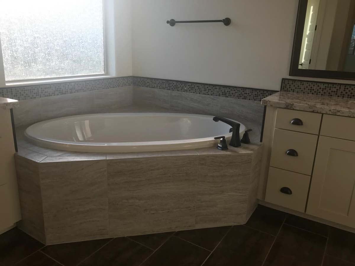 Jacuzzi style bathtub