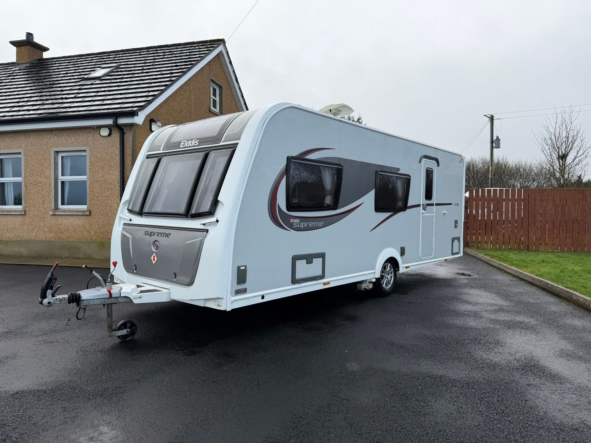 Elddis Supreme 576 dealer special