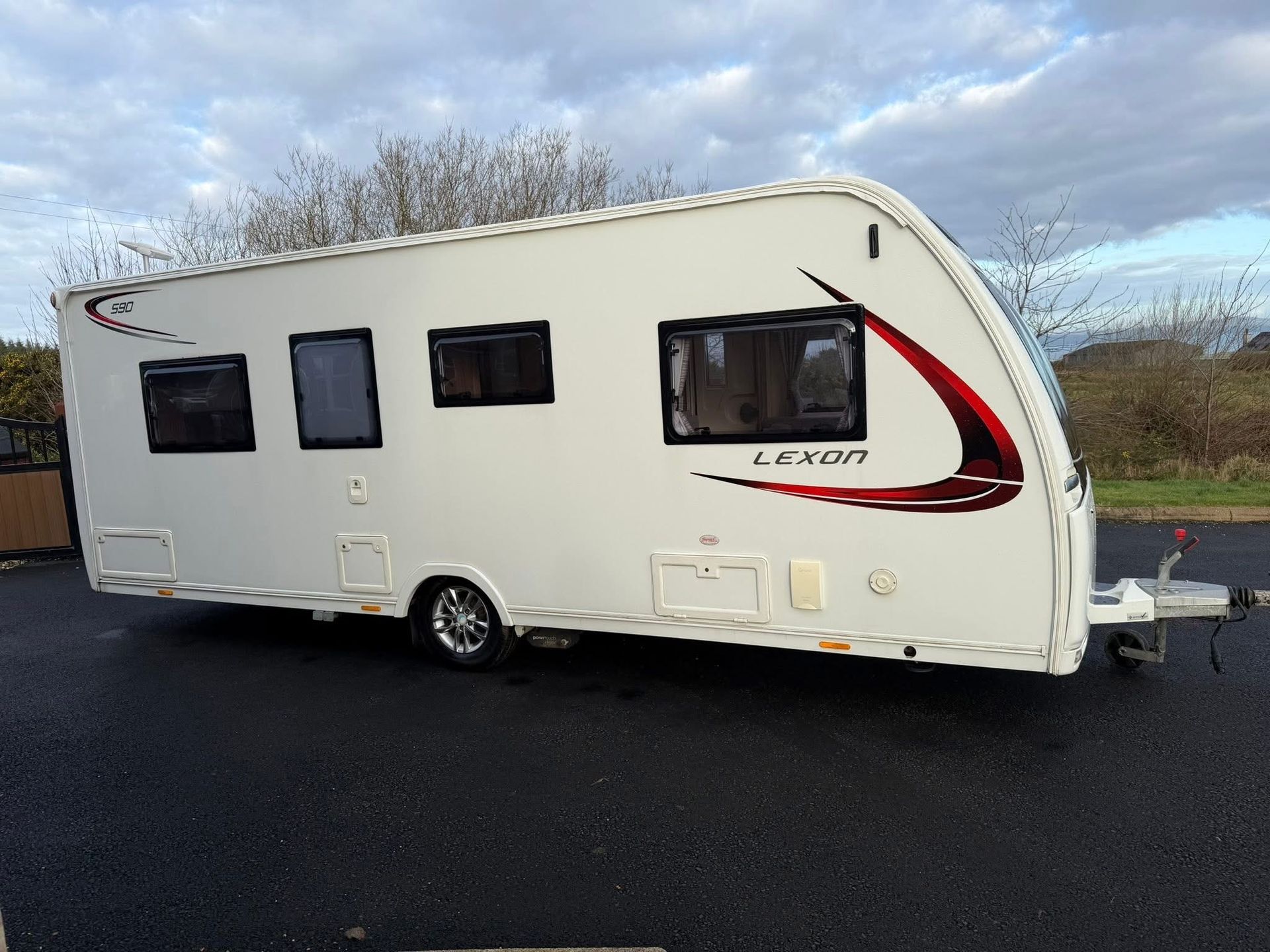 2018 Lunar Lexon 590