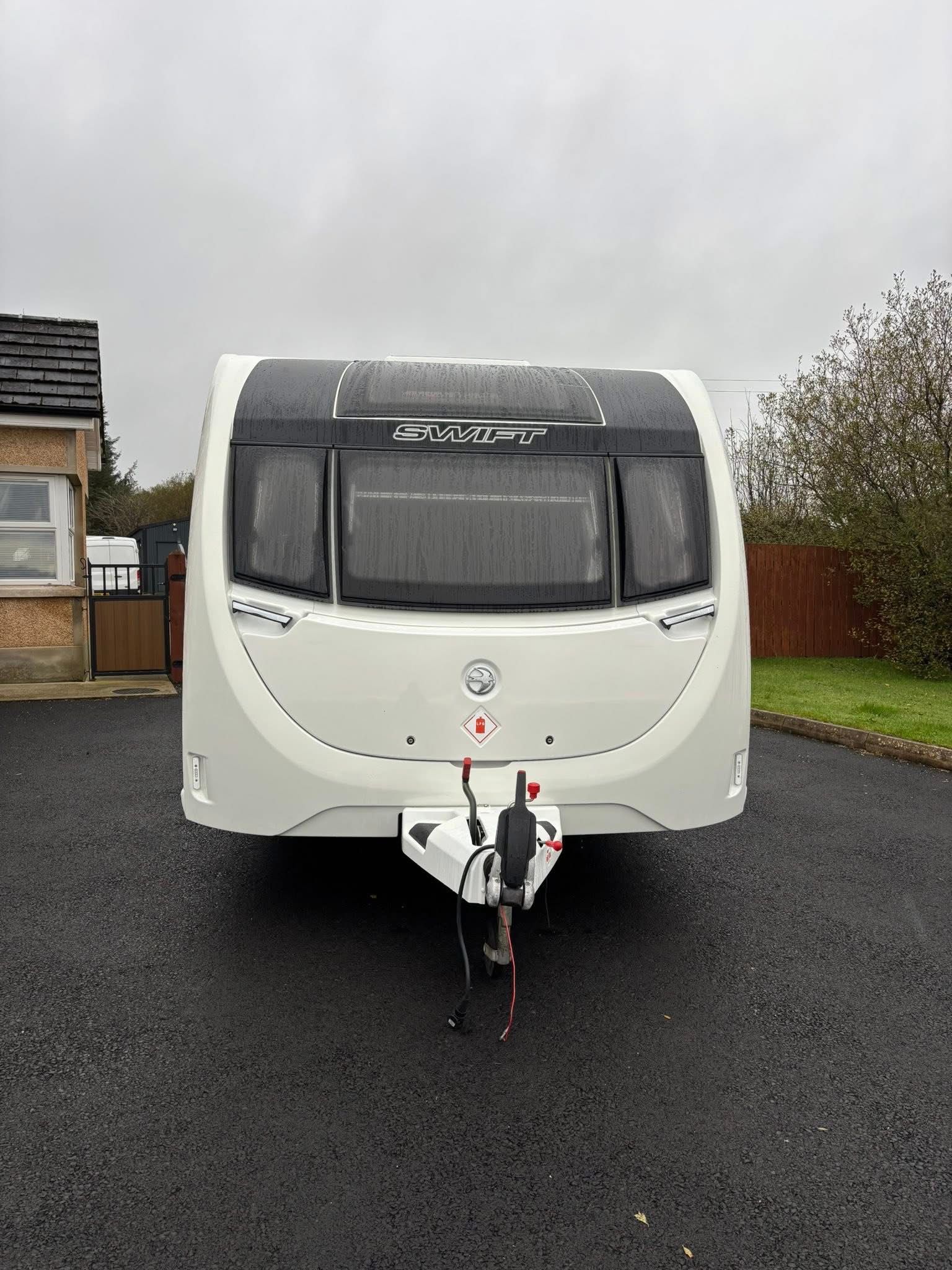 SWIFT CHARISMA 840 (8ft wide)