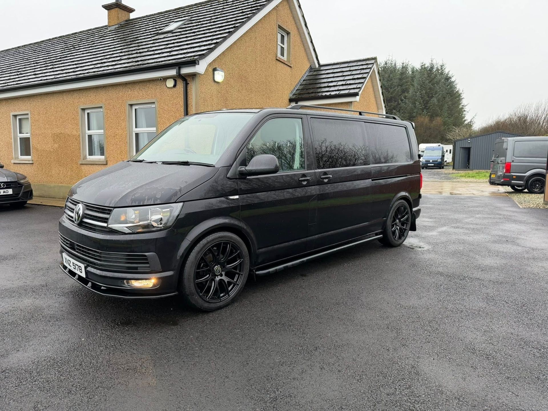 2017 Volkswagen Transporter crew cab 6 seater