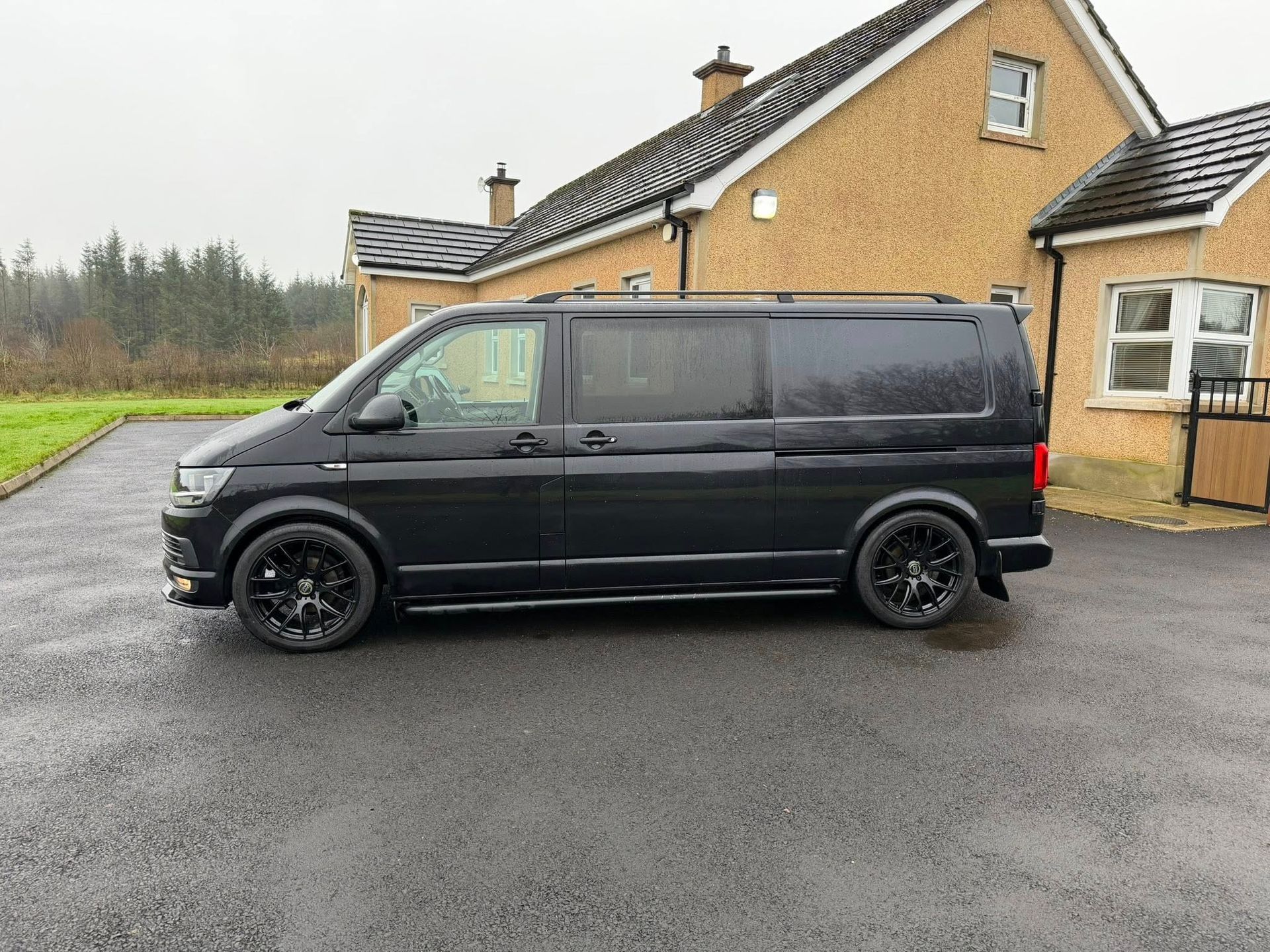 2017 Volkswagen Transporter crew cab 6 seater