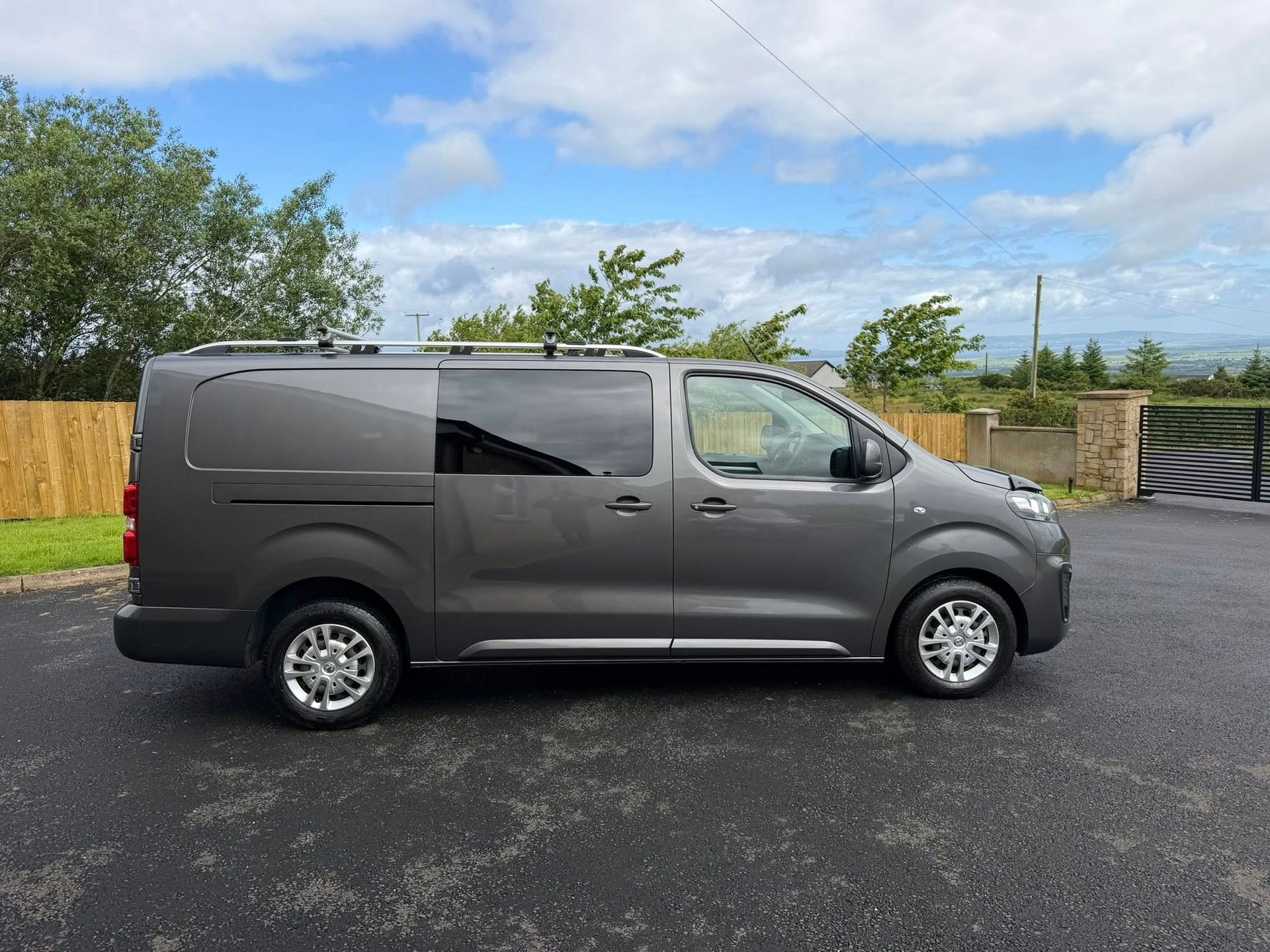 2021 vauxhall vivaro crew cab