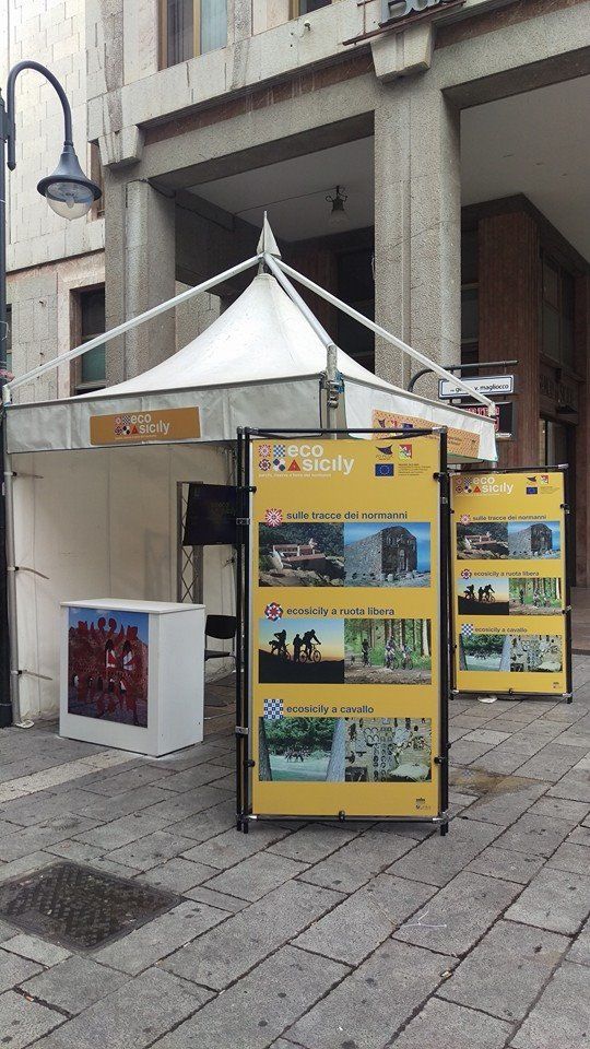 Esposizione con gazebo