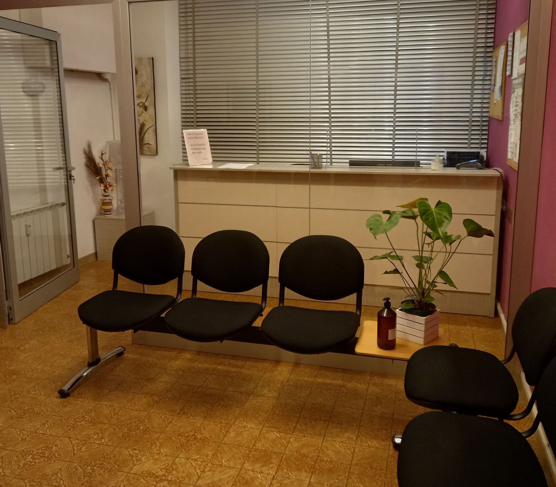 reception del laboratorio di analisi cliniche a Piombino