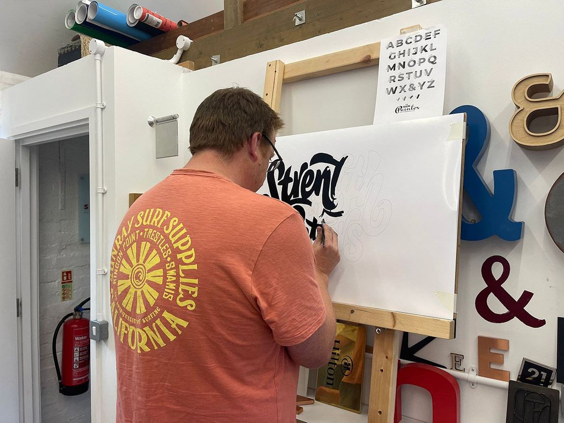 Signwriting course in Woking