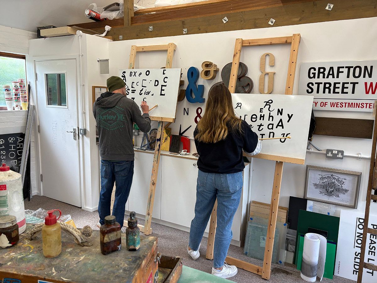 Learn sign writing in Woking 3