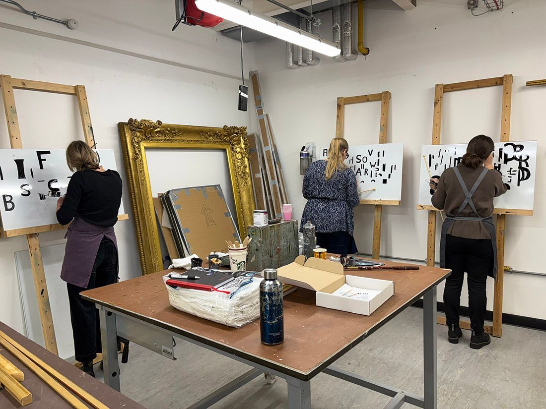 Learning how to sign paint at Windsor Caste