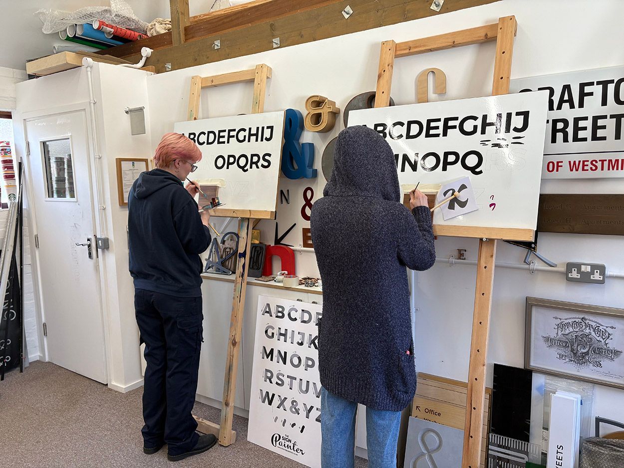 The Sign Painter hand painting lessons 4