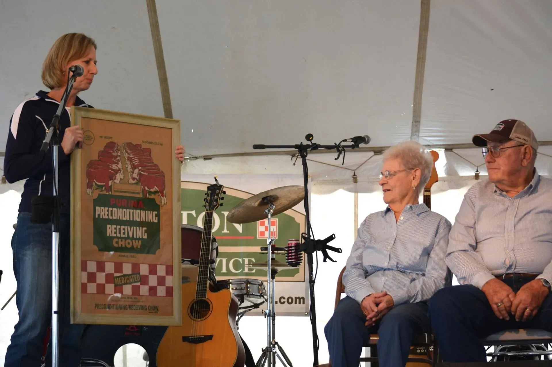 Purina Gift — Clifton, TX — Clifton Feed and Service