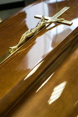 icona sacra su cofano funebre
