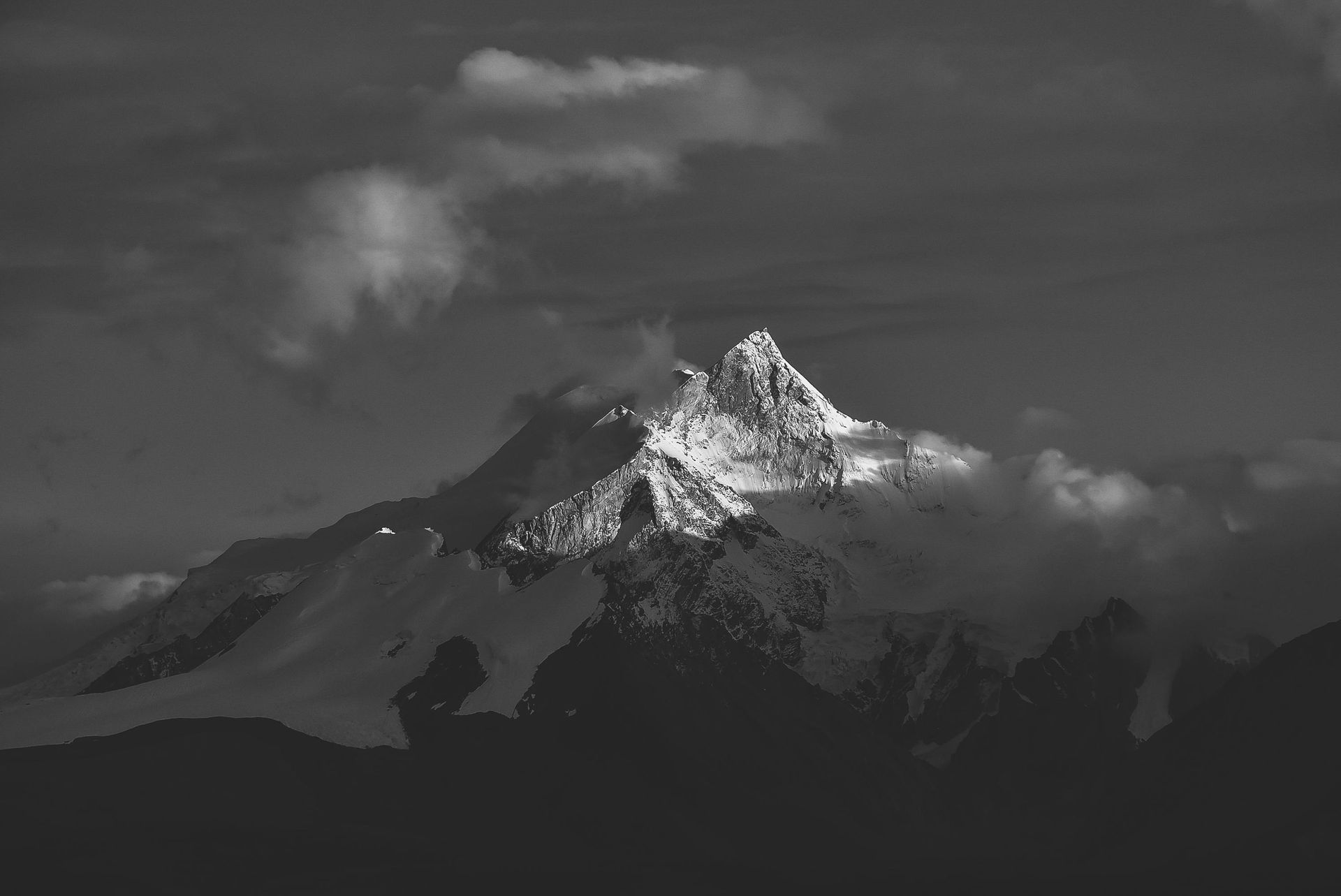 black and white picture of a mountain