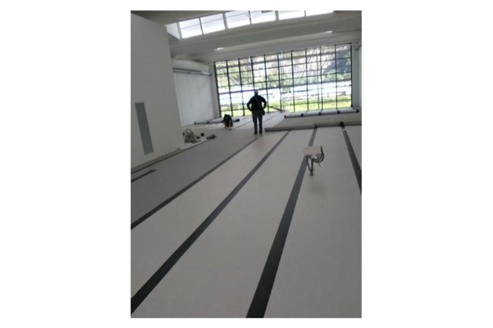 Pavimento e rivestimento in linoleum 2