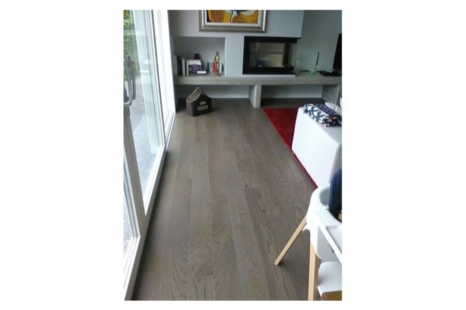 Parquet, piastrelle e pavimentazione esterna per villa 3