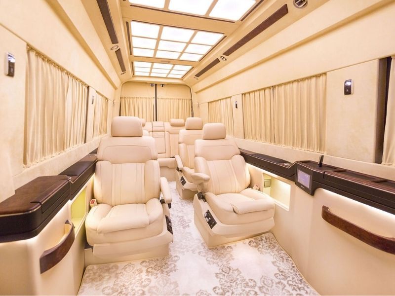 Mercedes Sprinter VIP 8 Seater Minibus passenger seats