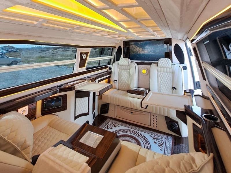 Volkswagen Caravelle Classic Budget Van multimedia and controls