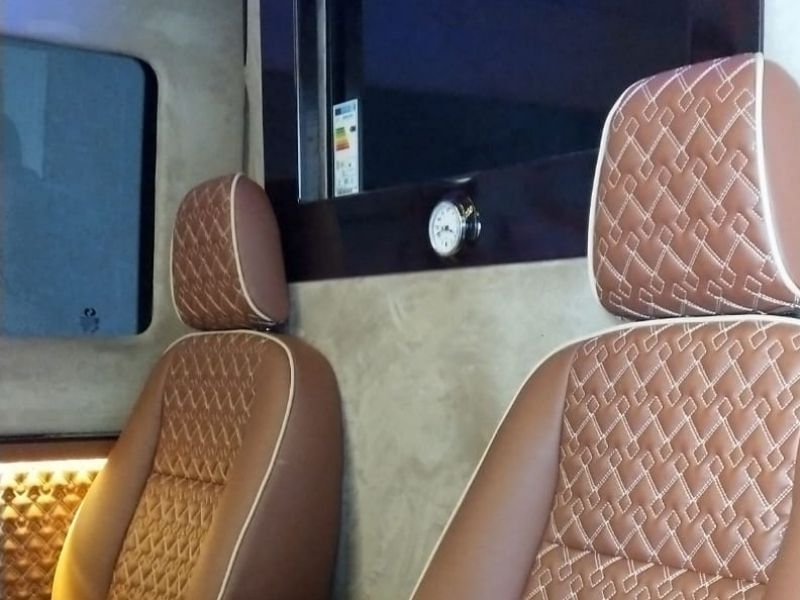 Volkswagen Crafter VIP 9 Seater Minibus multimedia TV