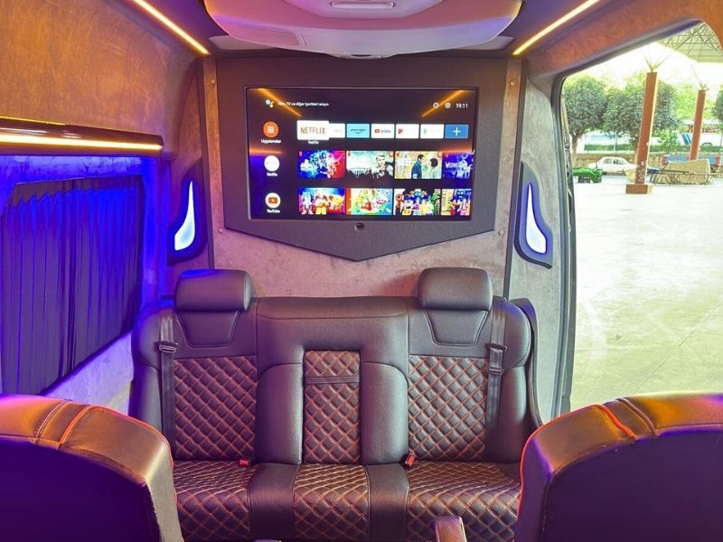 Volkswagen Crafter VIP 10 Seater Minibus multimedia TV