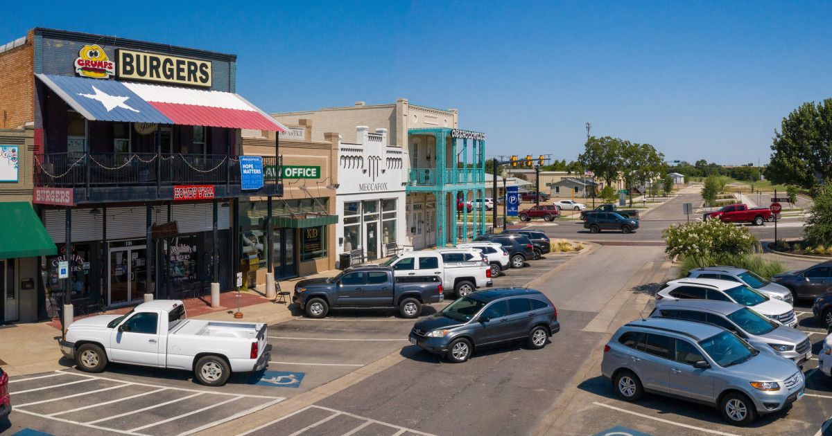 Downtown Burleson Texas with local shops and real estate tips blog theme