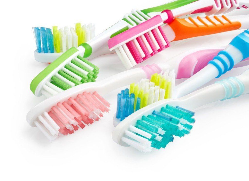 6 mutli colored tooth brushes