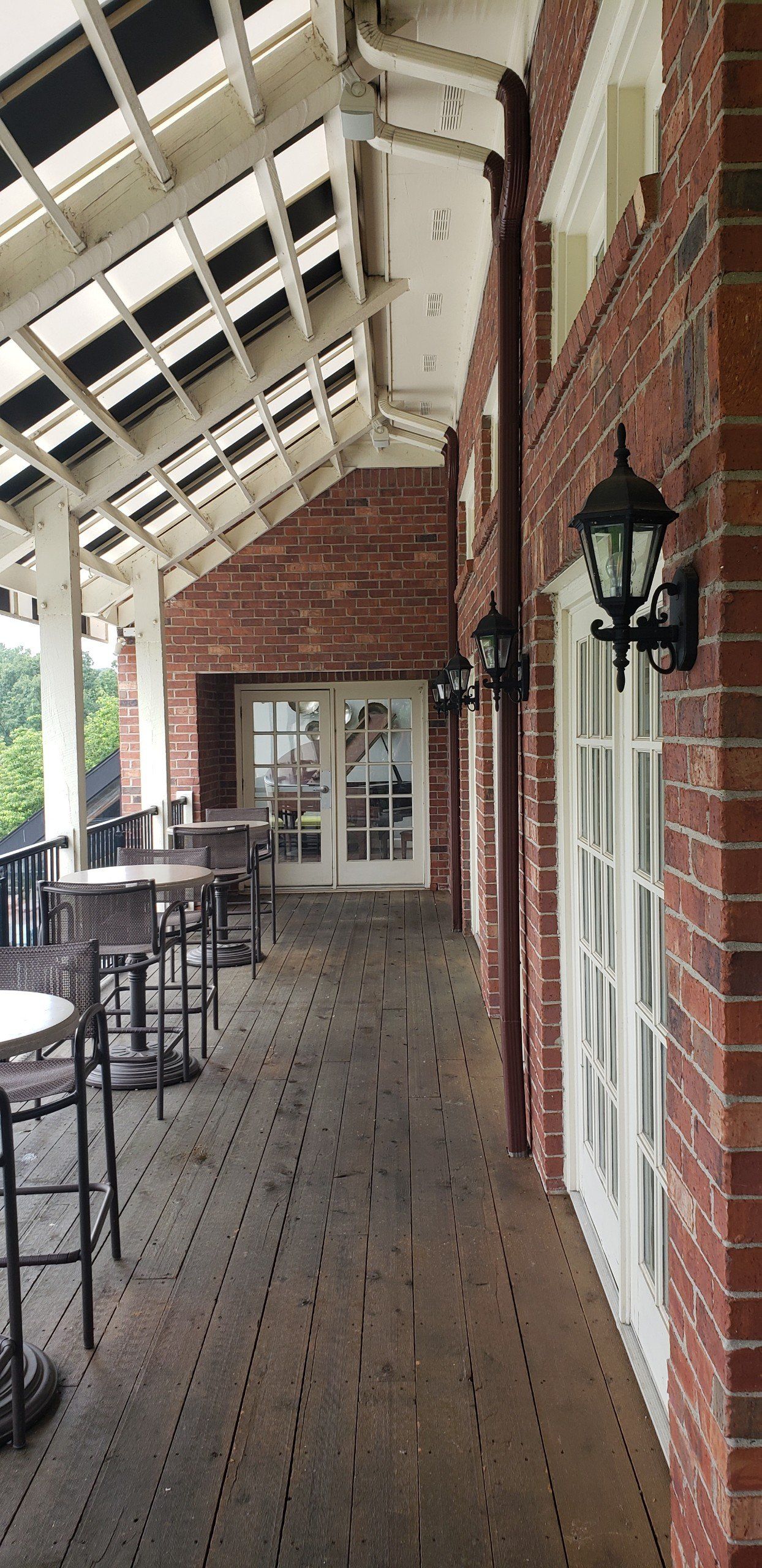 Outdoor Dining Table — Richmond, KY — Dr. Stereo