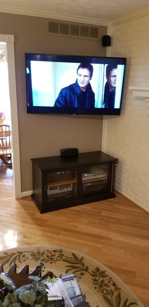 TV Mounted in Corner — Richmond, KY — Dr. Stereo