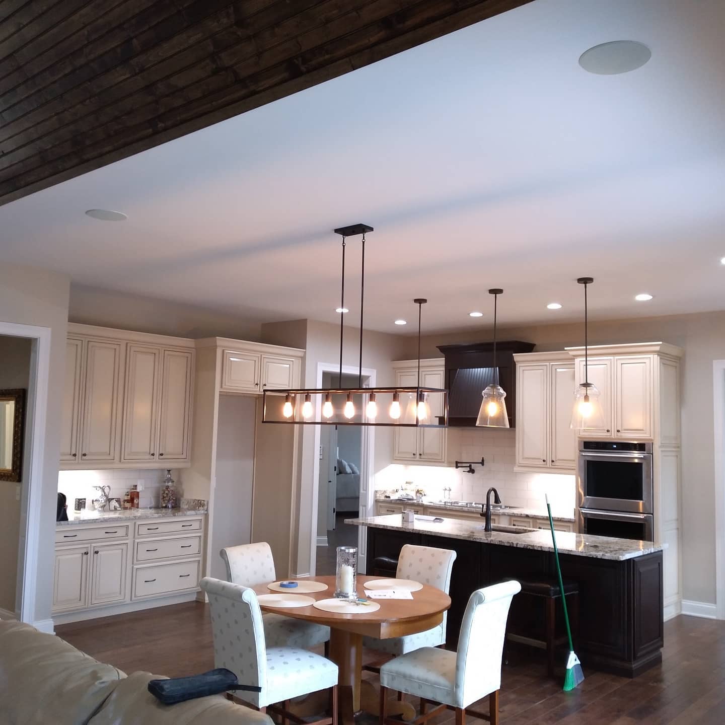 Modern Kitchen — Richmond, KY — Dr. Stereo