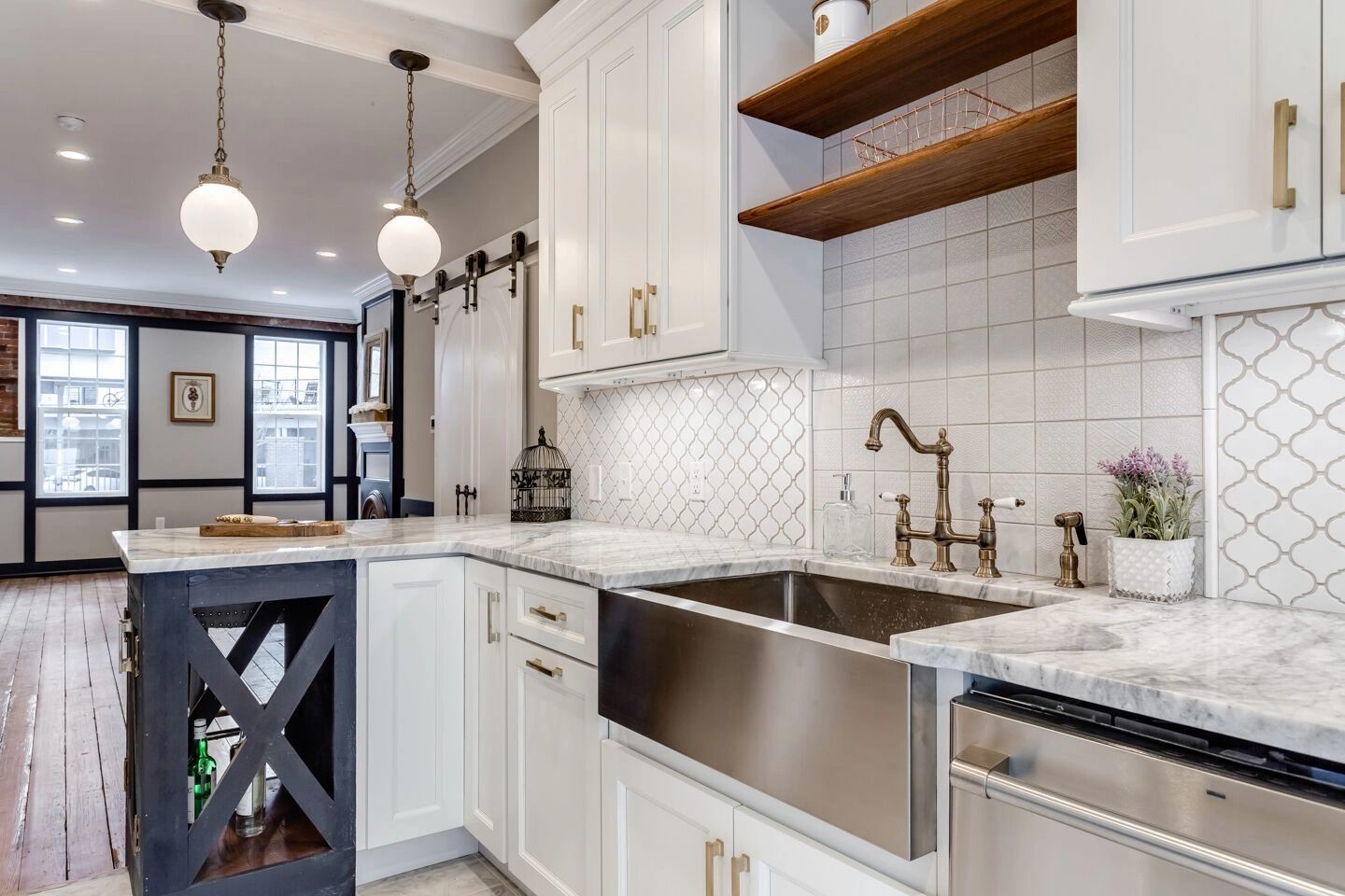 Beautiful Faucet Installed In Kitchen — Newport, DE — Kitchen Provider Inc