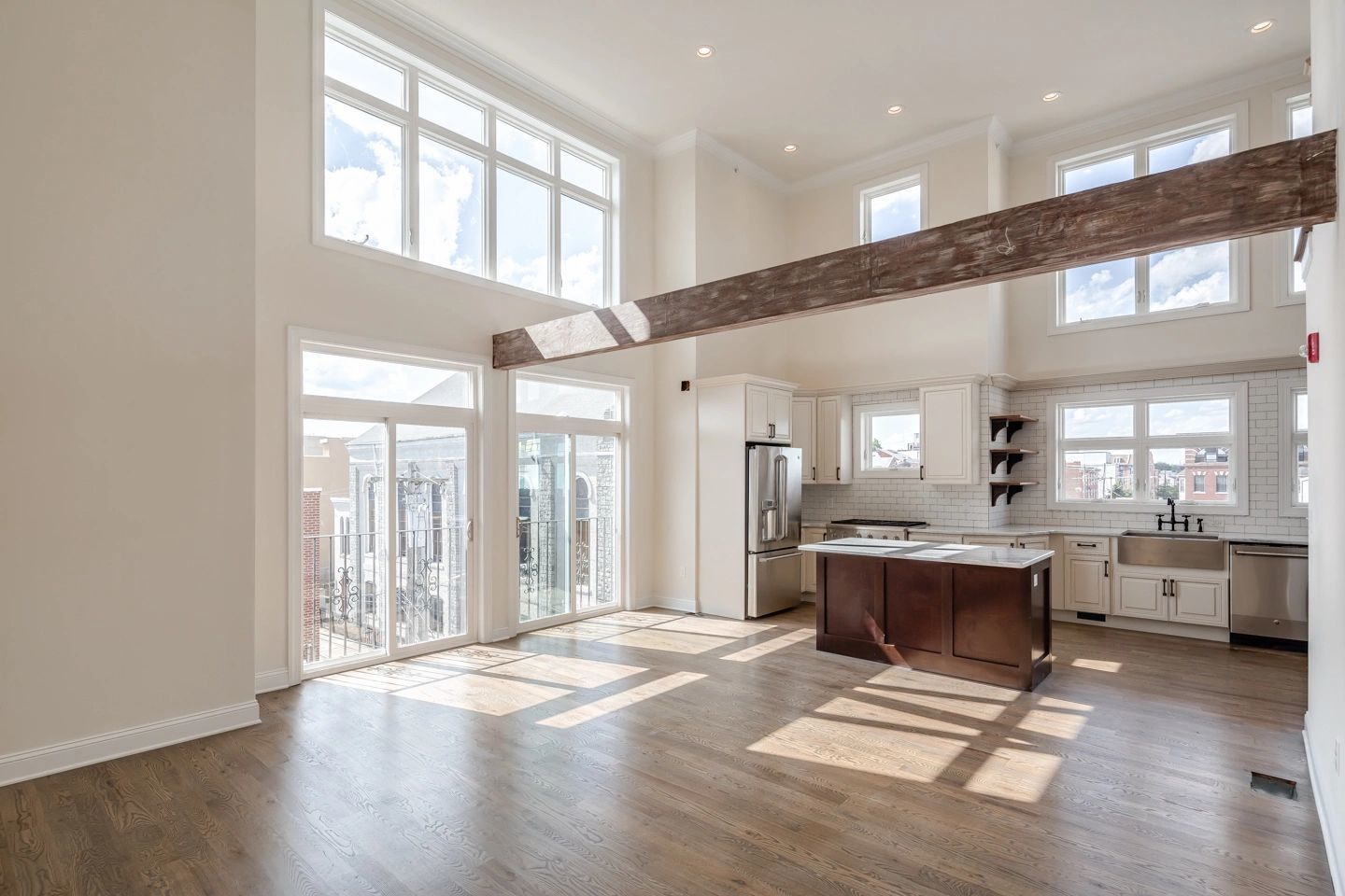 Spacious Empty Room — Newport, DE — Kitchen Provider Inc