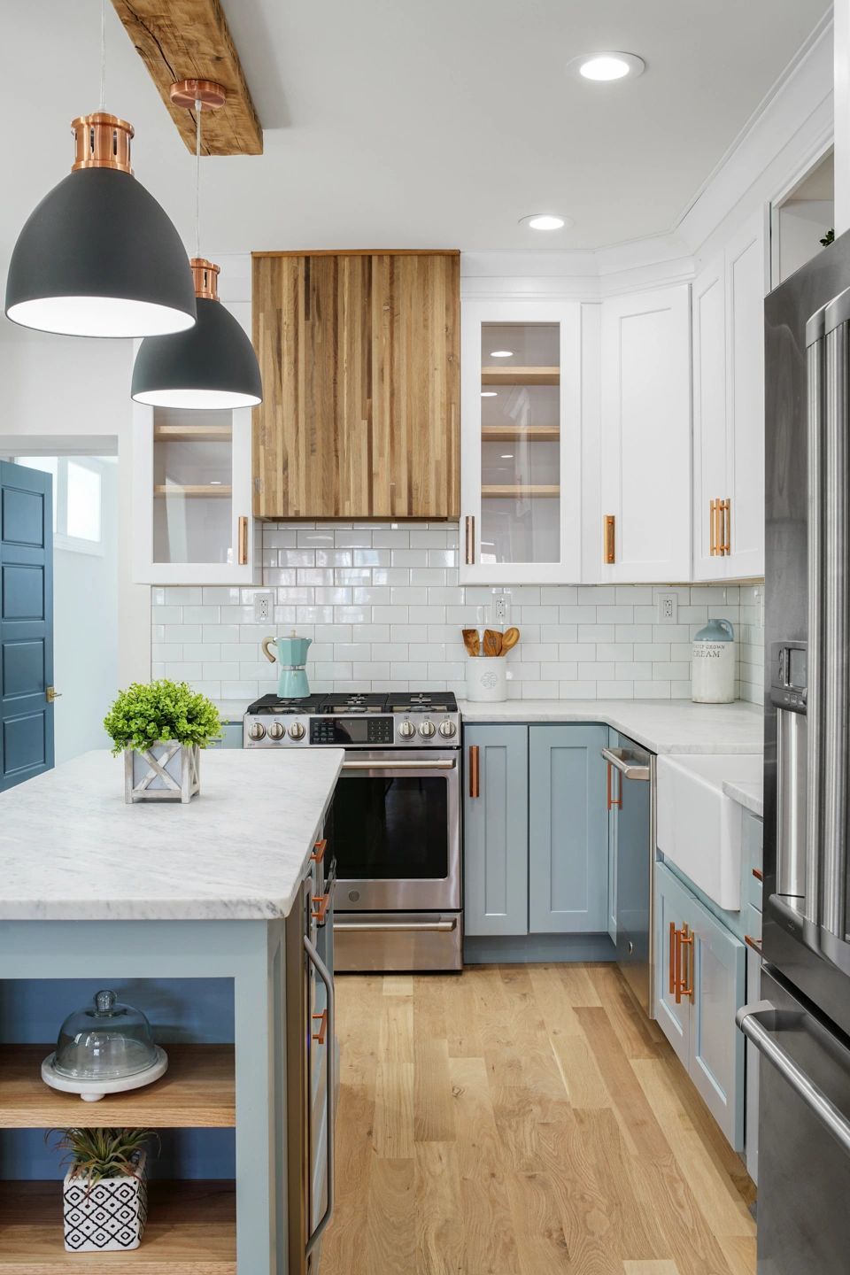 Blue And White Theme Of Kitchen — Newport, DE — Kitchen Provider Inc