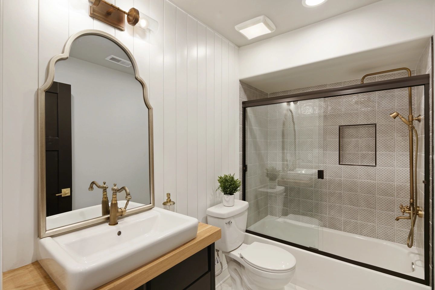 Shower Room — Newport, DE — Kitchen Provider Inc