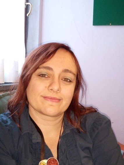 Giornalista professionista, lavora principalmente come copywriter e ghostwriter freelancer.