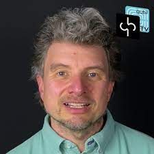 Giornalista musicale e collaboratore della Gazzetta di Parma dal 1997. Presidente di Esplora Aps, organizzatore dei ParmAwards e partner del progetto regionale Trasporti Eccezionali.