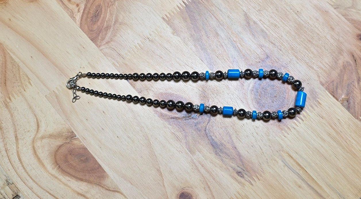 Hematiet kettinkjes in 2 varianten: rozenkwarts en turkoois