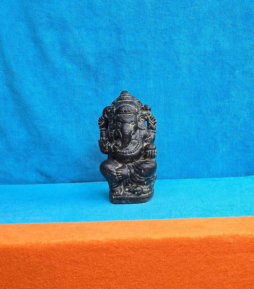Stenen Ganesha beeldje