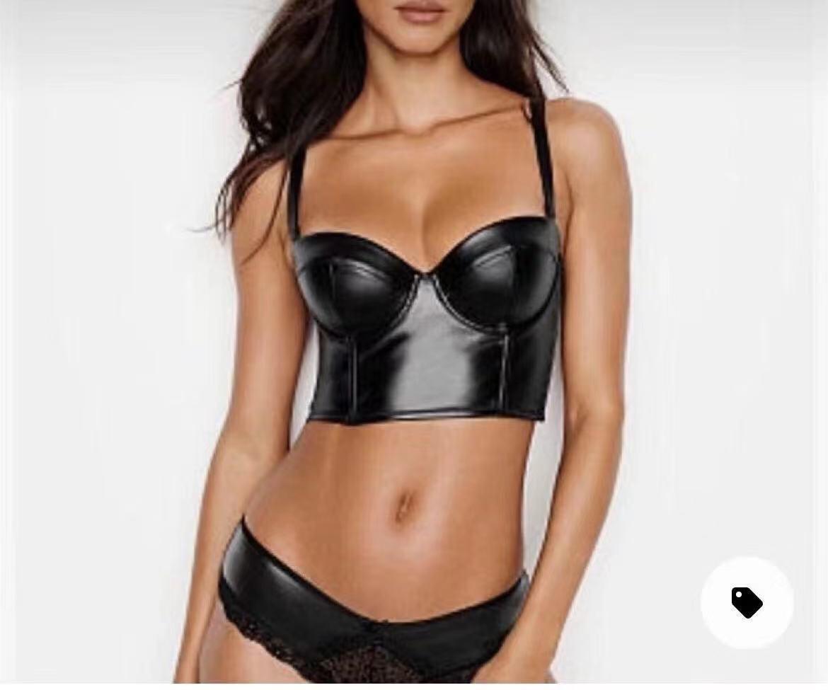 Completo intimo nero per donna all'ingrosso