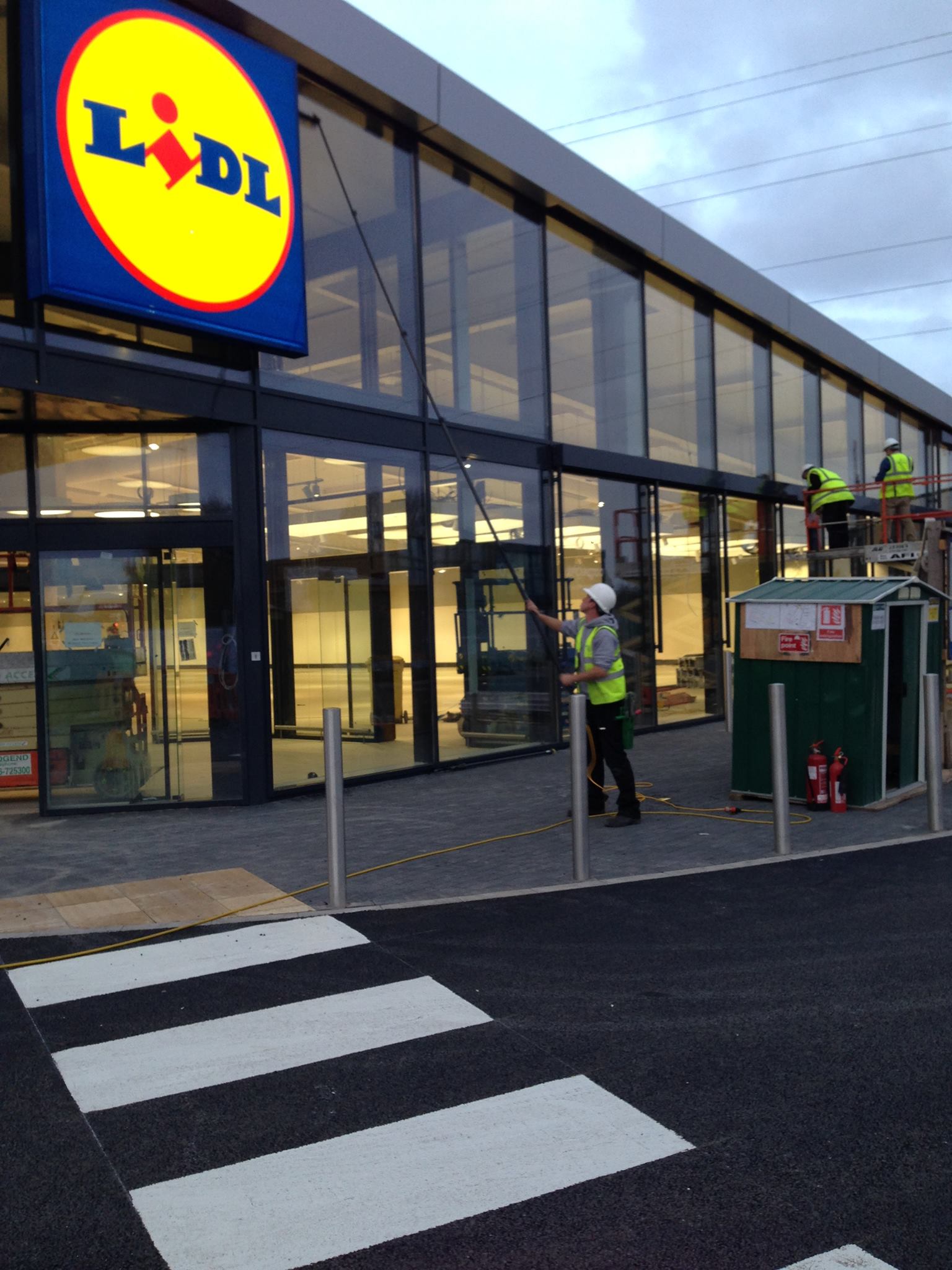 Window cleaners J Davies Window Cleaning