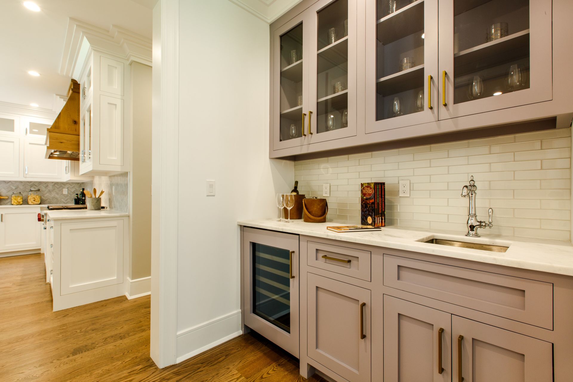 Kitchen Cabinets & Backsplash  | Custom Kitchen Cabinets | Domestic Kitchen Inc.