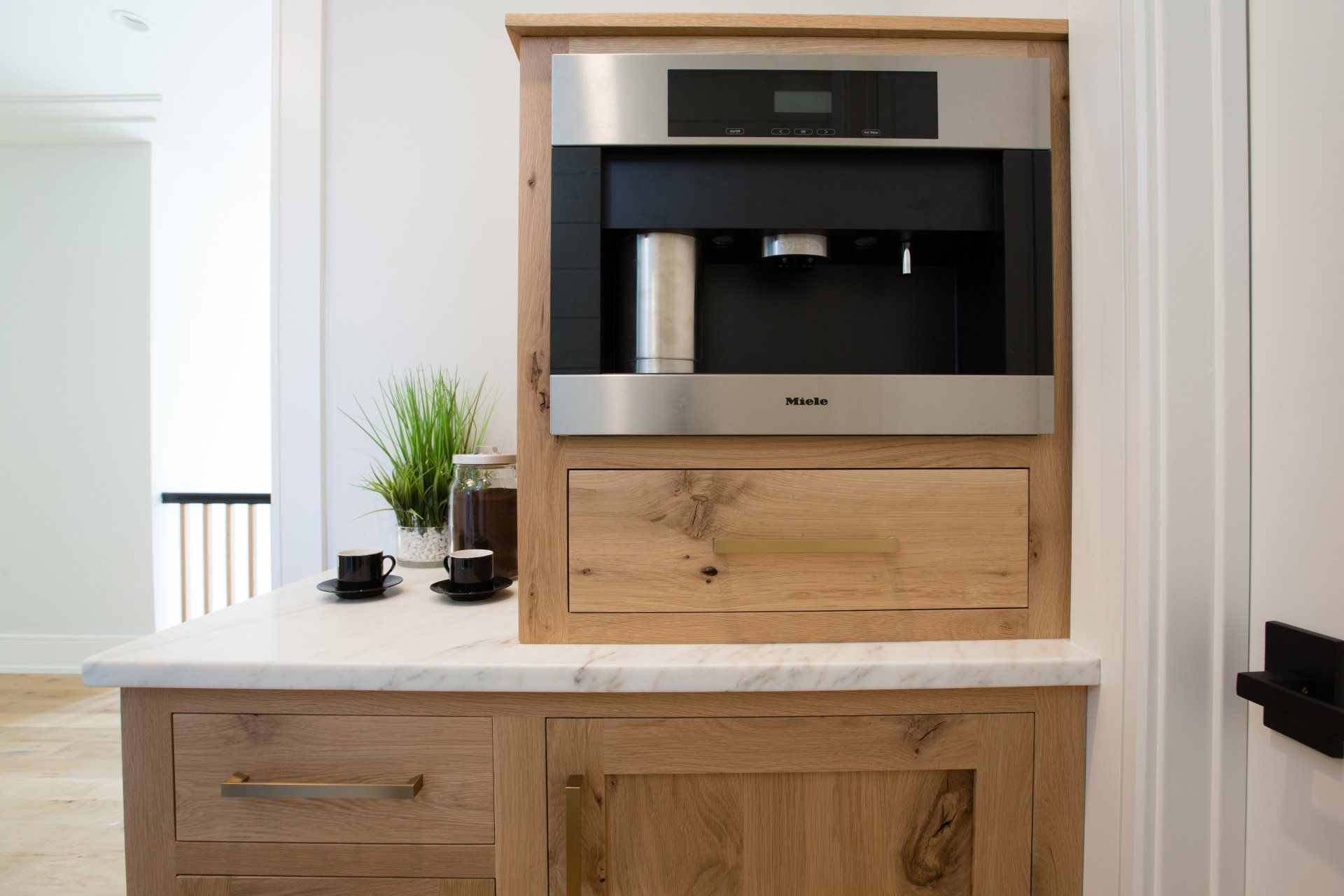 Wooden Kitchen Cabinets | Custom Kitchen Cabinets | Domestic Kitchen Inc.