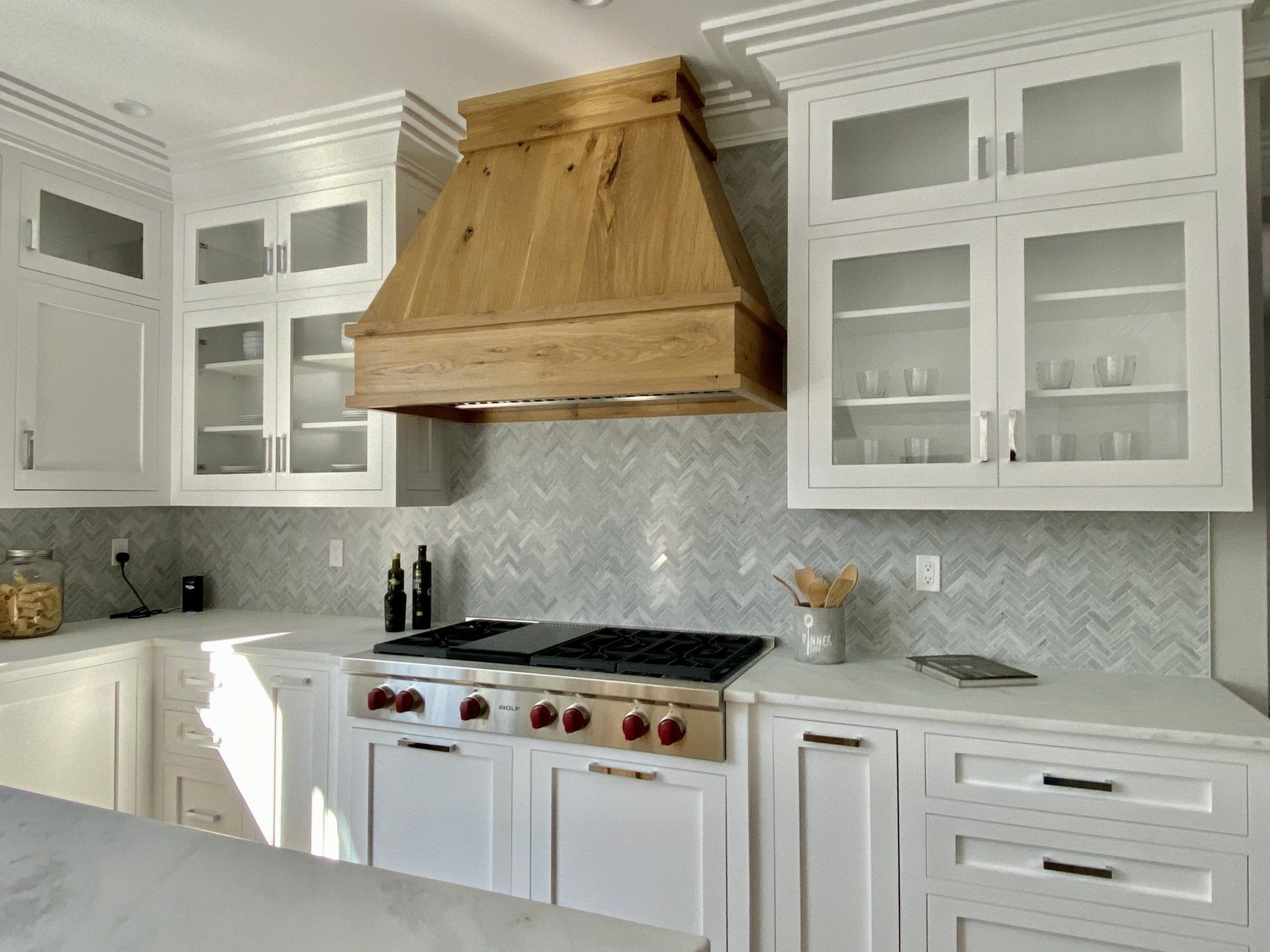 White Kitchen Cabinets & Gas Range | Custom Kitchen Cabinets | Domestic Kitchens Inc.