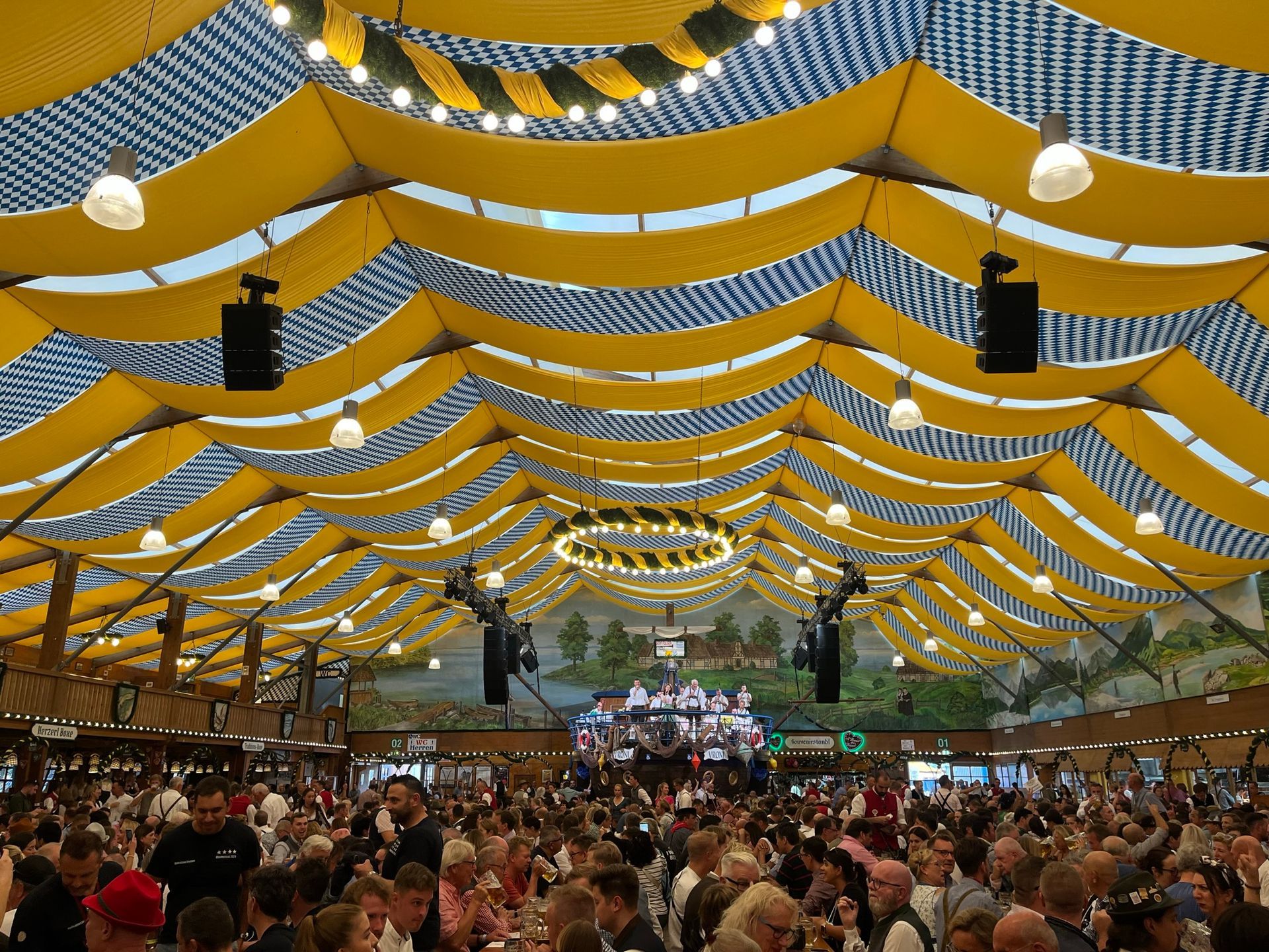 Fischer vroni oktoberfest tent inside