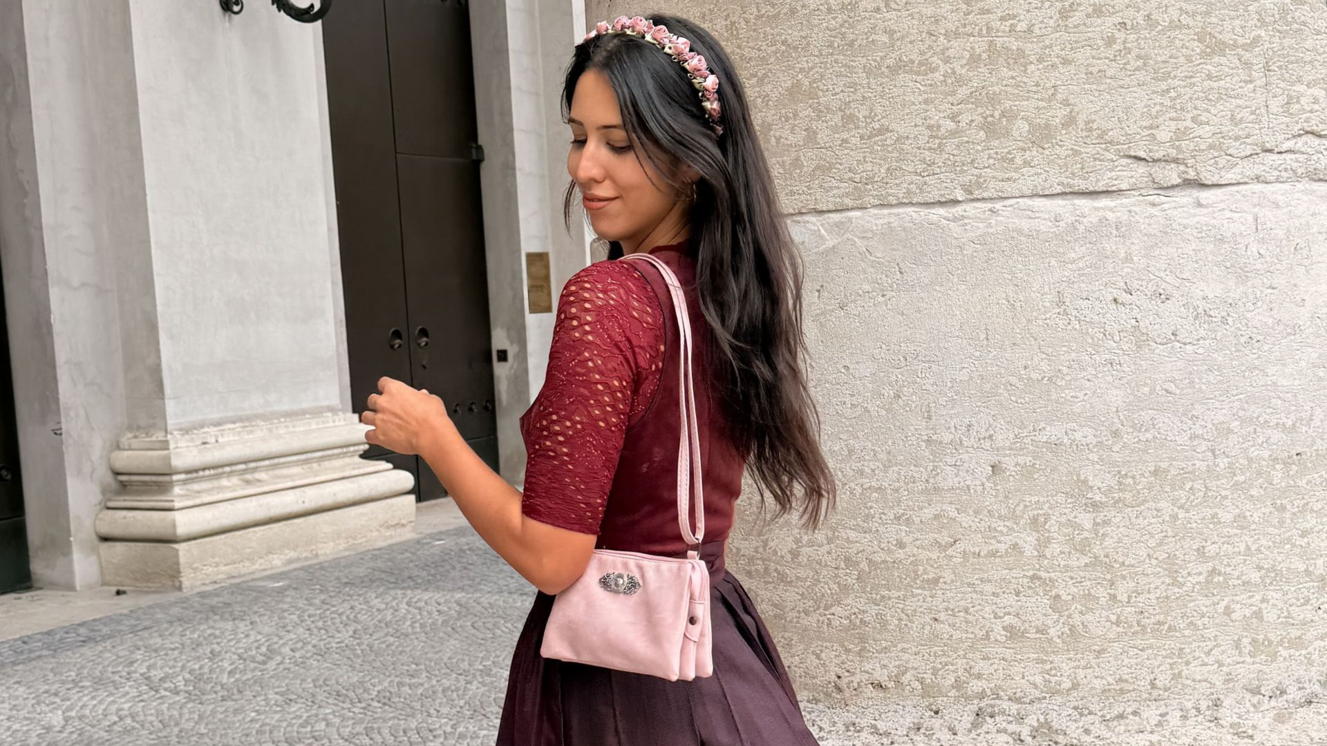 traditional oktoberfest attire - dirndl