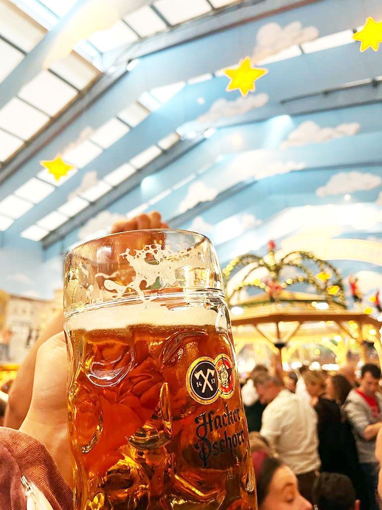 Tours inclusive Oktoberfest table reservation