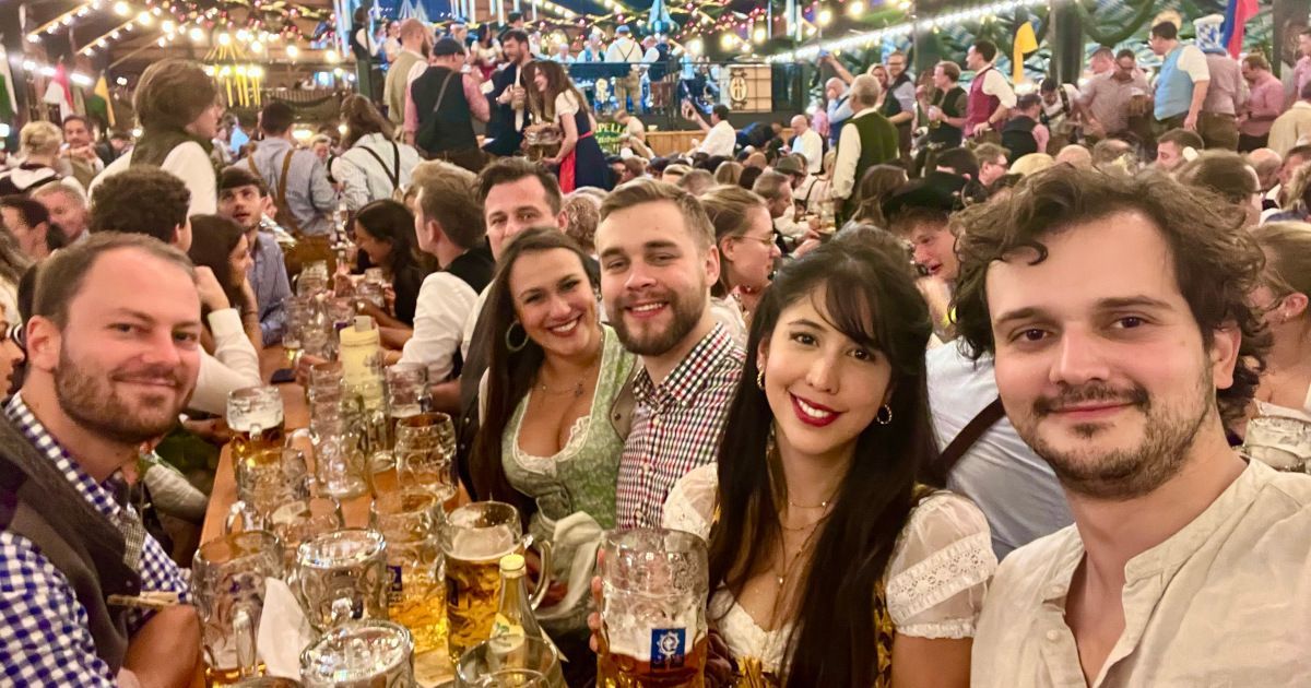 Guided tours with Oktoberfest table reservation Munich Oktoberfest