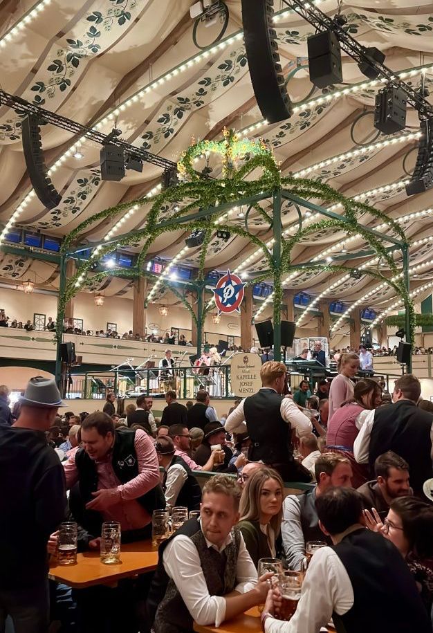 Oktoberfest tent Pschorr Bräurosl