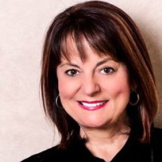 Tami Heim Headshot