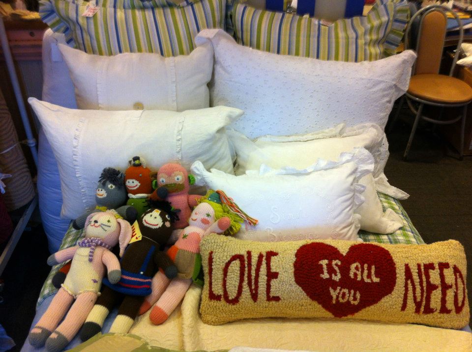 Dolls & Pillows, Bedding Store in New York, NY