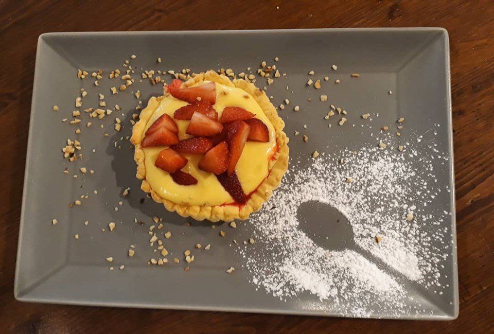Tortino di crema pasticcera e fragole